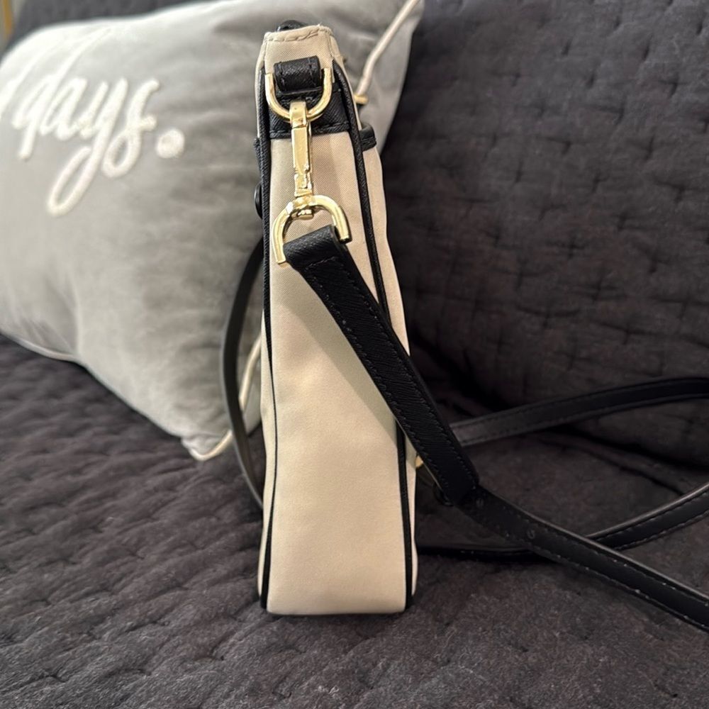 Michael Kors Nylon Crossbody Bag Cream Black Gold Hardware Travel Purse - Picture 7 of 12